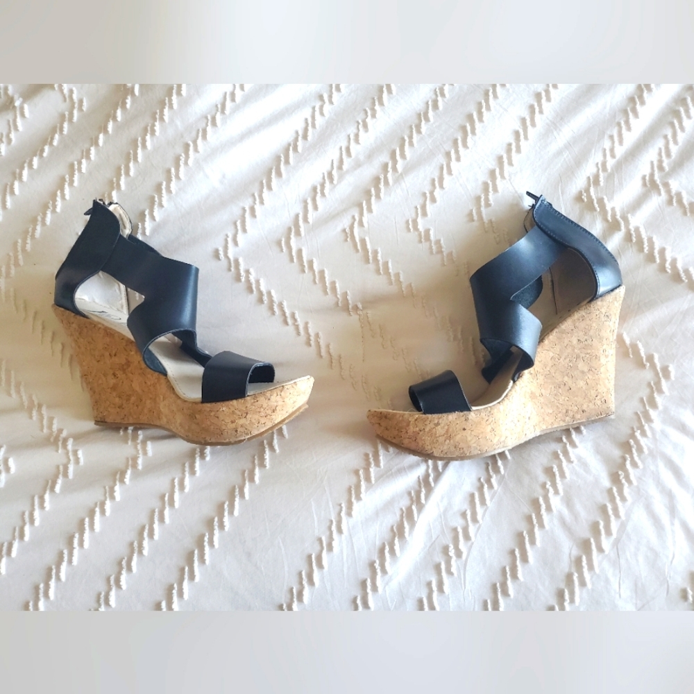IP Vanner Wedge Heels